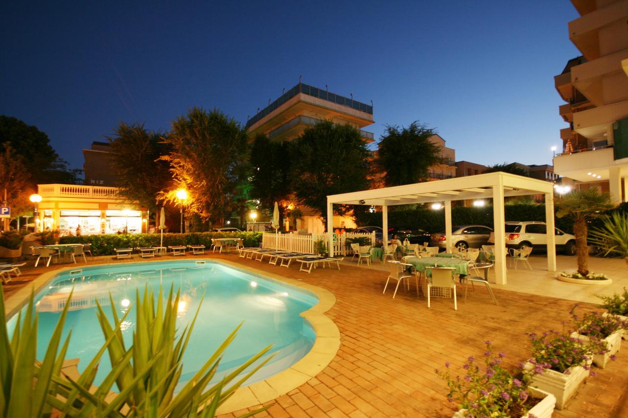 Hotel Excelsior Каттолика Экстерьер фото